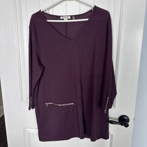 Simply, Noelle V-neck top